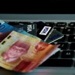 How To Track The Shipment Of A Wells Fargo Credit Card?